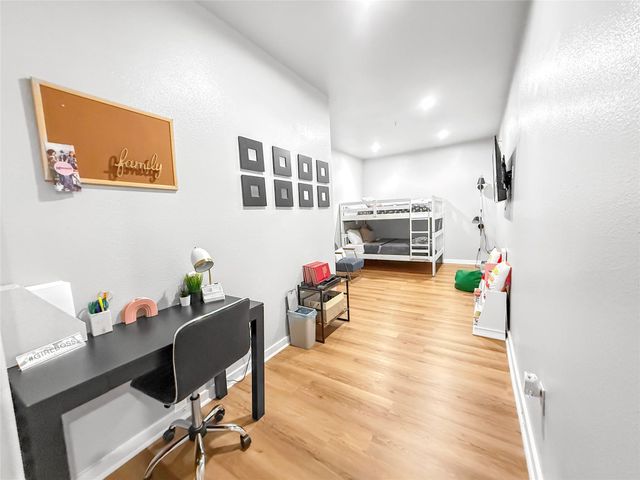 2216 Chenevert Street 4, Houston, TX 77003