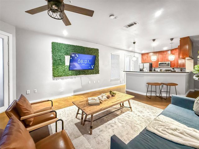 2216 Chenevert Street 4, Houston, TX 77003