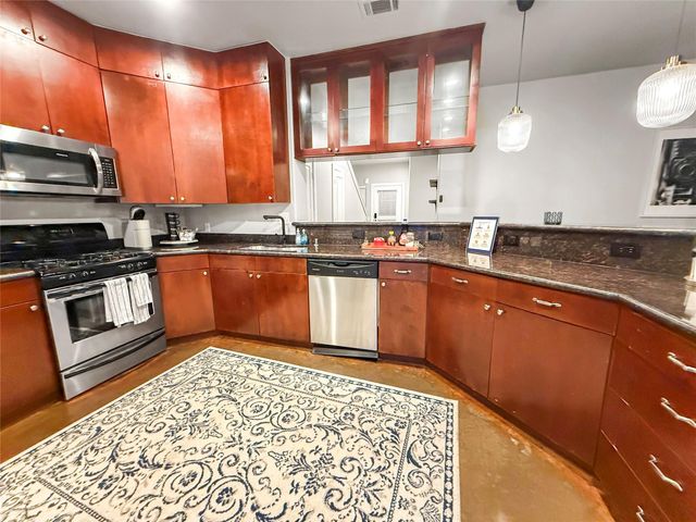 2216 Chenevert Street 4, Houston, TX 77003