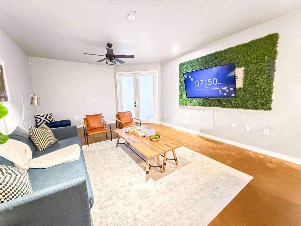 2216 Chenevert Street 4, Houston, TX 77003