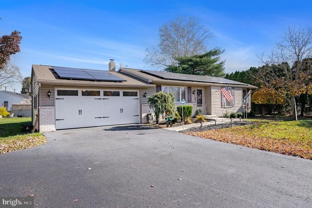 1137 CHURCH RD, East Greenville, PA 18041