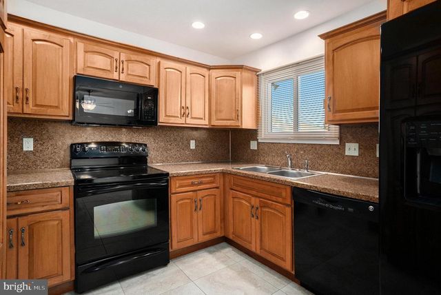 1137 CHURCH RD, East Greenville, PA 18041