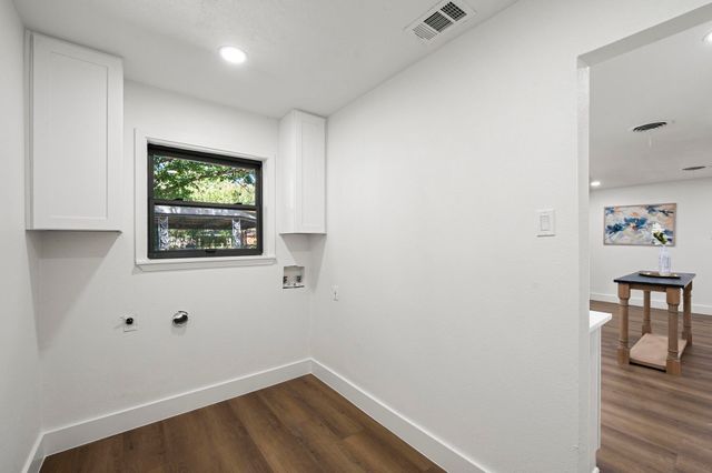 11329 Earlywood Drive, Dallas, TX 75218