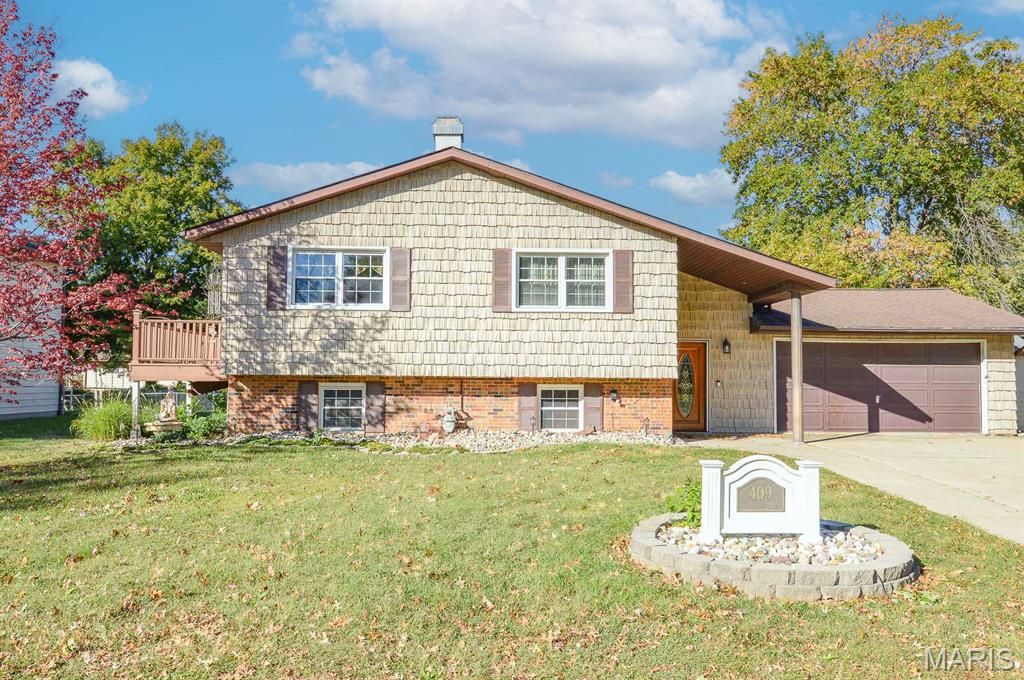 409 Thouvenot Lane, New Baden, IL 62265