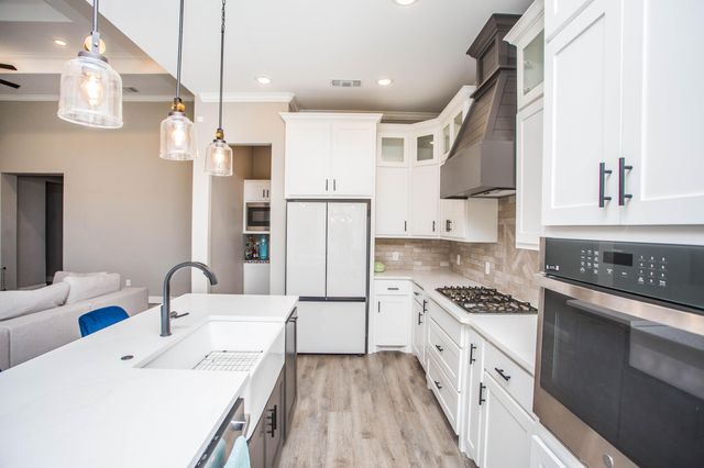 712 N 3rd Street, Wolfforth, TX 79382
