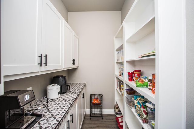 712 N 3rd Street, Wolfforth, TX 79382