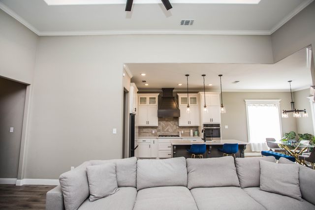712 N 3rd Street, Wolfforth, TX 79382