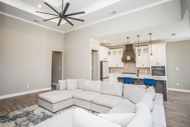 712 N 3rd Street, Wolfforth, TX 79382
