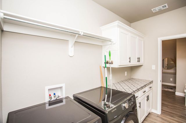 712 N 3rd Street, Wolfforth, TX 79382