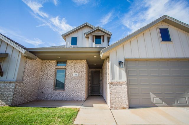 712 N 3rd Street, Wolfforth, TX 79382