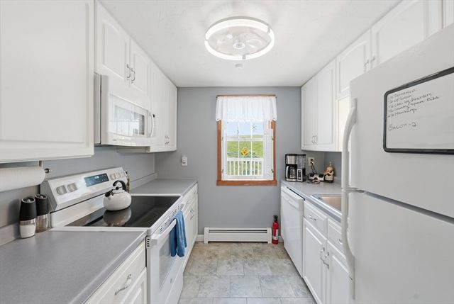 998 Guelphwood Road, Southbridge, MA 01550