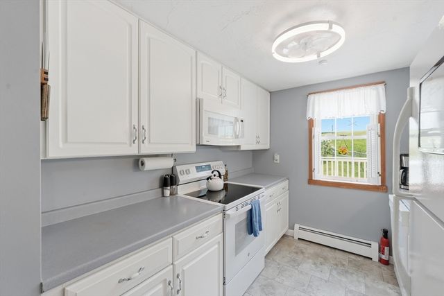 998 Guelphwood Road, Southbridge, MA 01550