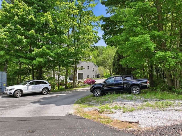 998 Guelphwood Road, Southbridge, MA 01550