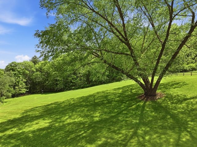 998 Guelphwood Road, Southbridge, MA 01550