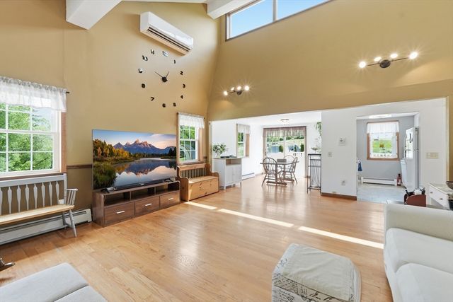 998 Guelphwood Road, Southbridge, MA 01550