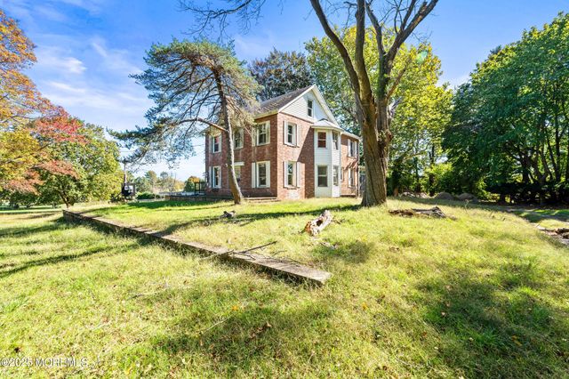 74 Reynolds Drive, Eatontown, NJ 07724