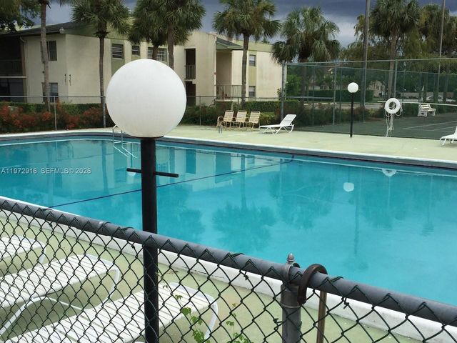 4165 NW 90th Ave 204, Coral Springs, FL 33065