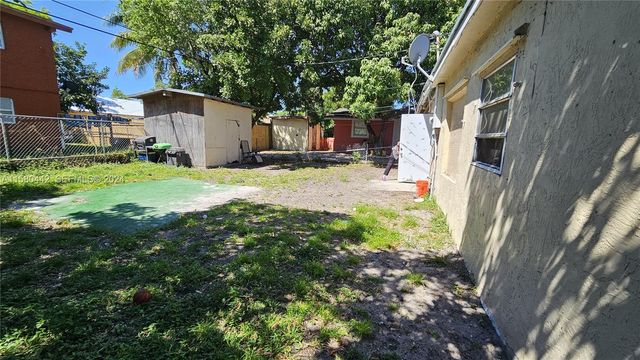 2114 NW 5th Street, Pompano Beach, FL 33069