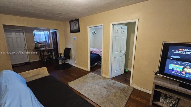 2114 NW 5th Street, Pompano Beach, FL 33069