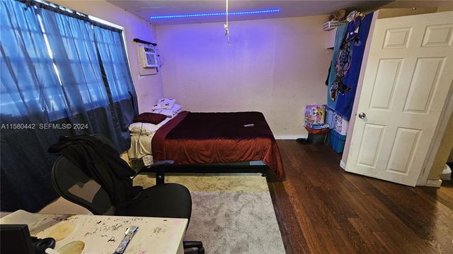 2114 NW 5th Street, Pompano Beach, FL 33069