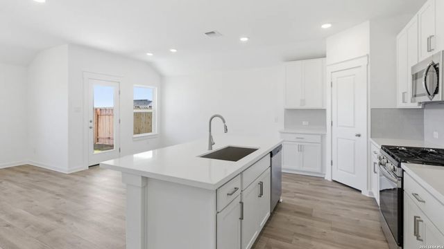 3506 WHITE CLOUD Drive, New Braunfels, TX 78130