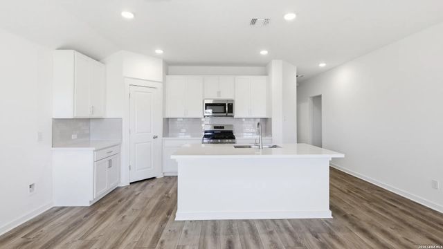 3506 WHITE CLOUD Drive, New Braunfels, TX 78130