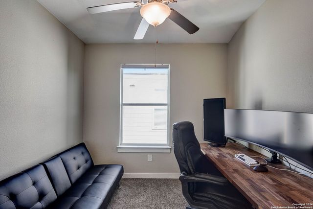 142 E MYRTLE ST, San Antonio, TX 78212