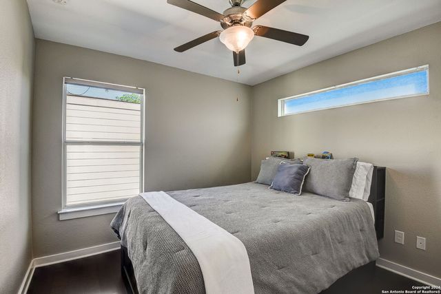 142 E MYRTLE ST, San Antonio, TX 78212
