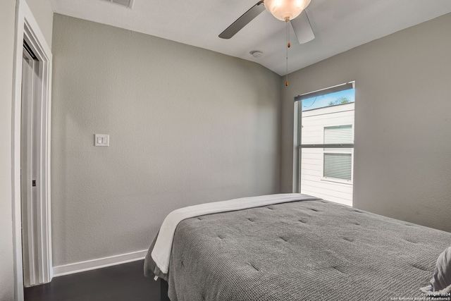 142 E MYRTLE ST, San Antonio, TX 78212