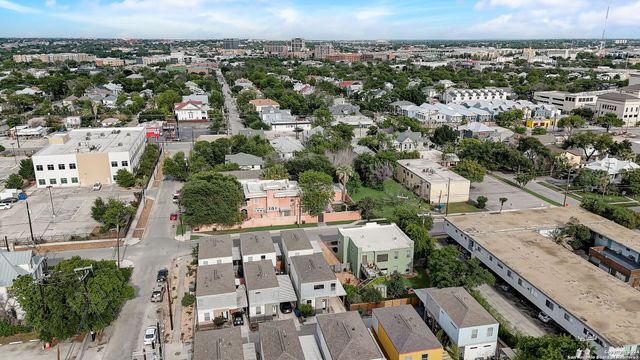 142 E MYRTLE ST, San Antonio, TX 78212