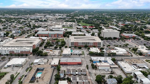 142 E MYRTLE ST, San Antonio, TX 78212