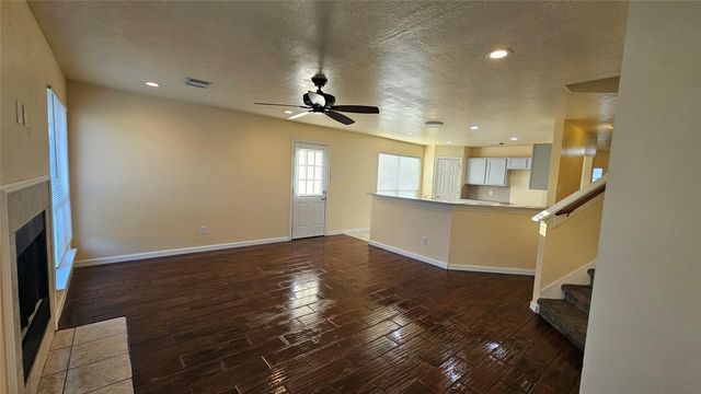 2320 Shady Pine Drive, Conroe, TX 77301