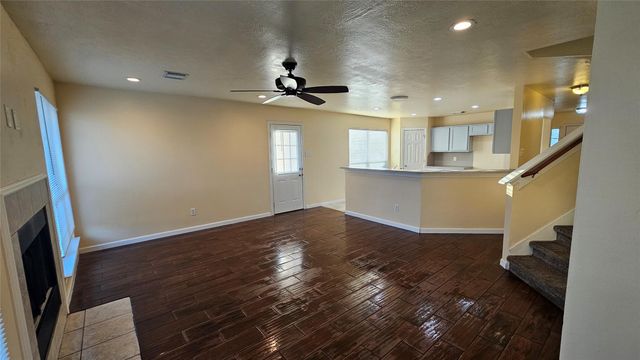 2320 Shady Pine Drive, Conroe, TX 77301