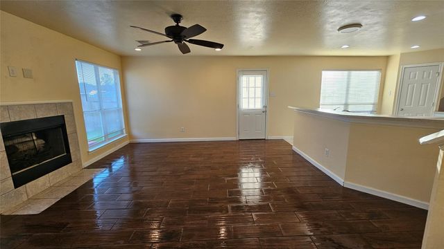 2320 Shady Pine Drive, Conroe, TX 77301