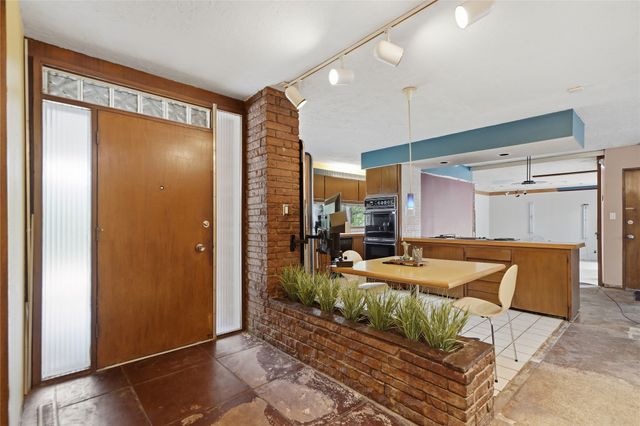 6741 S Birmingham Avenue, Tulsa, OK 74136