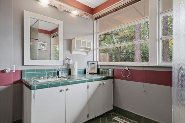 6741 S Birmingham Avenue, Tulsa, OK 74136