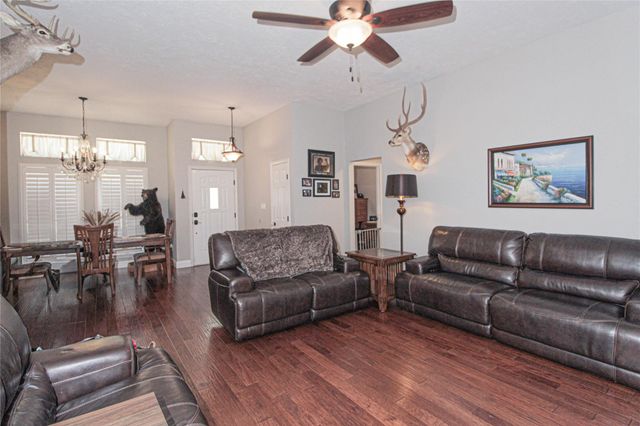 112 Wildwood Drive, Livingston, TX 77351