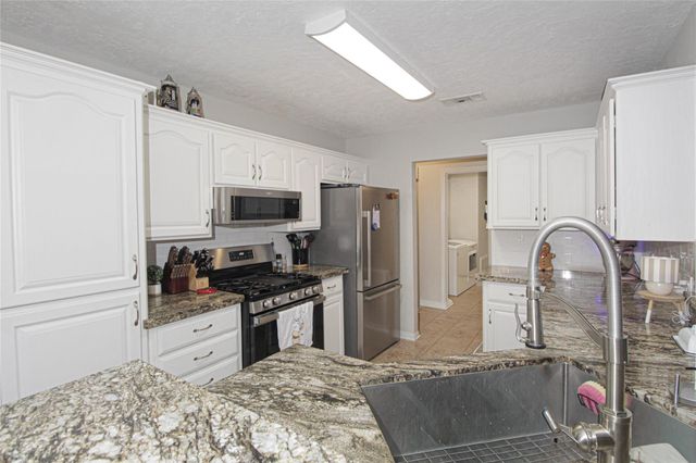 112 Wildwood Drive, Livingston, TX 77351