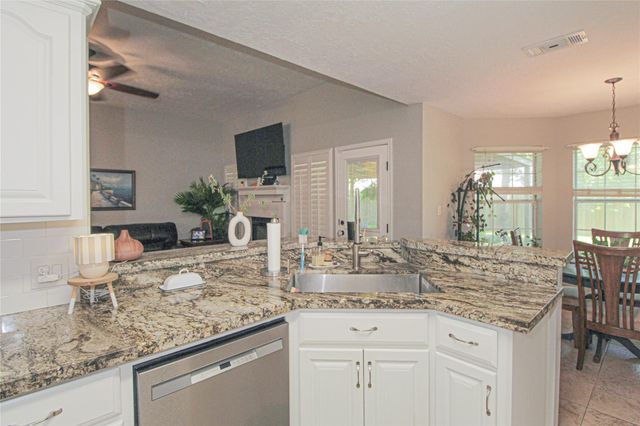 112 Wildwood Drive, Livingston, TX 77351