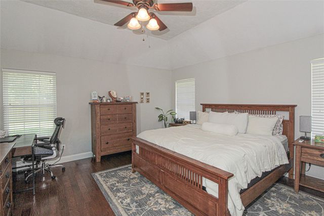 112 Wildwood Drive, Livingston, TX 77351