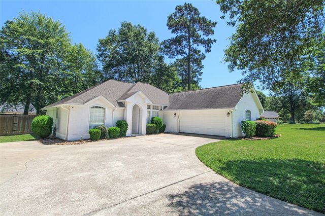112 Wildwood Drive, Livingston, TX 77351