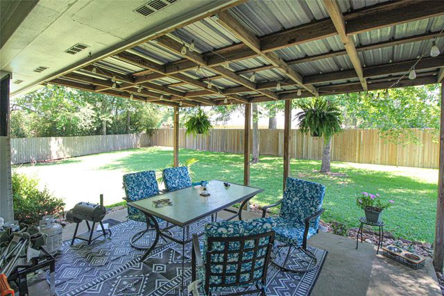 112 Wildwood Drive, Livingston, TX 77351