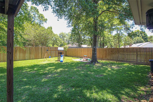 112 Wildwood Drive, Livingston, TX 77351