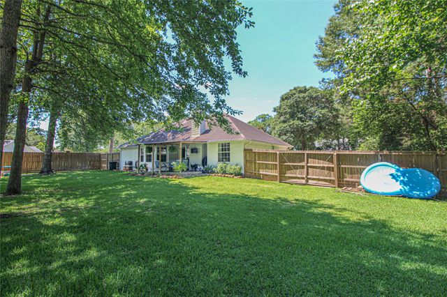 112 Wildwood Drive, Livingston, TX 77351