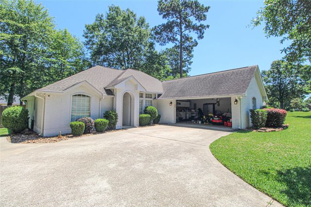 112 Wildwood Drive, Livingston, TX 77351