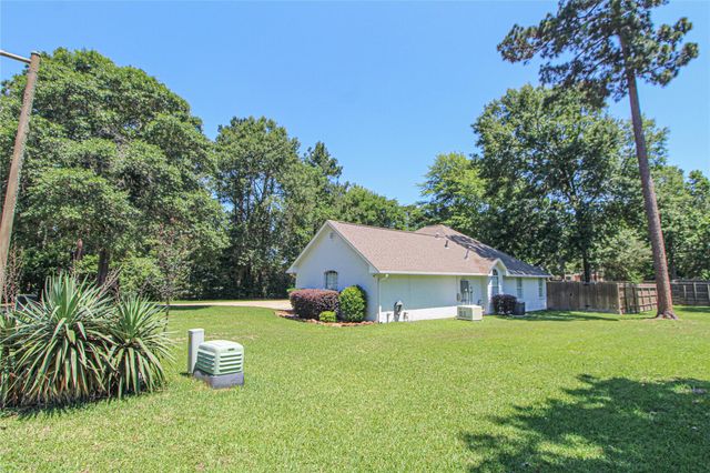 112 Wildwood Drive, Livingston, TX 77351