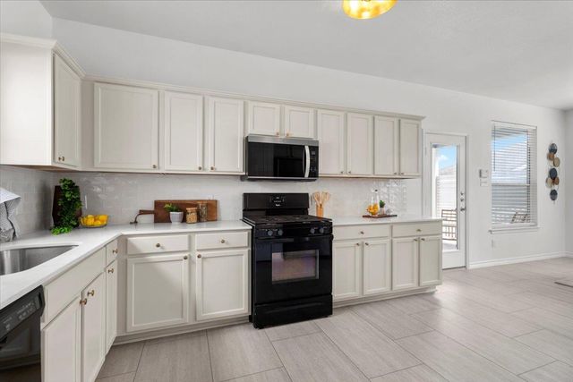 684 Hogan, Kyle, TX 78640