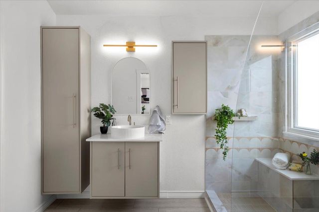 684 Hogan, Kyle, TX 78640