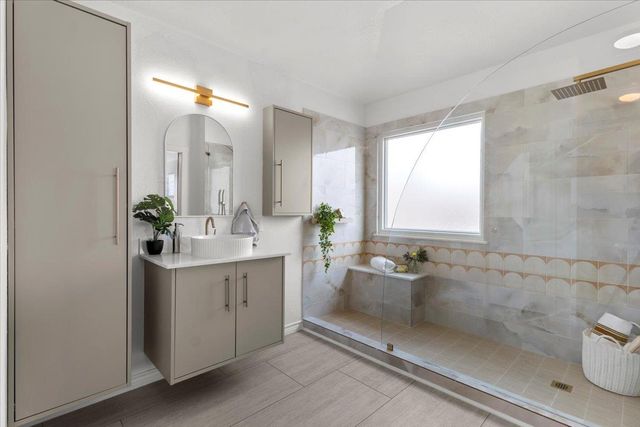 684 Hogan, Kyle, TX 78640