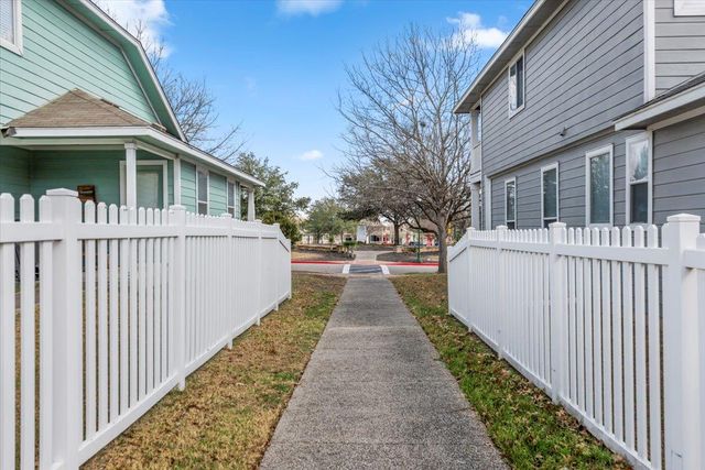 684 Hogan, Kyle, TX 78640